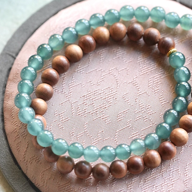 ✼• Elegant •✼  グレードA藍水翡翠 / インド産白檀 ブレスレット