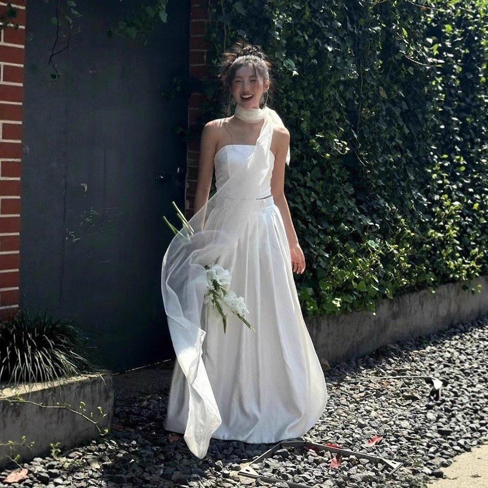 ノースリーブ サテン 白 黒 シンプル おしゃれ ウェディングドレス 韓国風 结婚式 花嫁 前撮り JSXA710