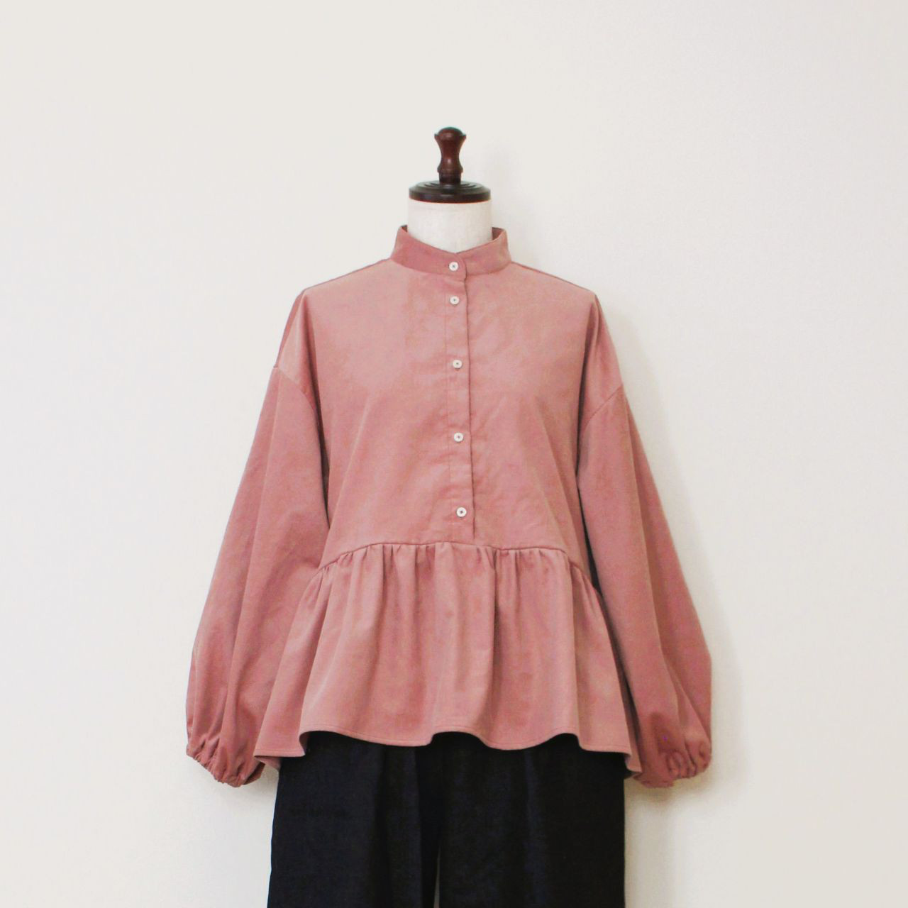 ☆SALE☆日本製《2025AW》コーデュロイスタンドカラーペプラムブラウス