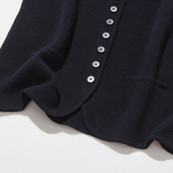 快適さとスタイルを両立　上質なウール100%のニットベスト　ウール100％　ネイビー　251101-2 5枚目の画像