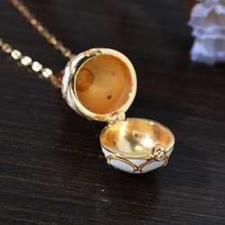 『秘める想い』 小さな宝箱のようなエッグペンダント　ネックレス　ゴールド　ネコポス送料無料 6枚目の画像