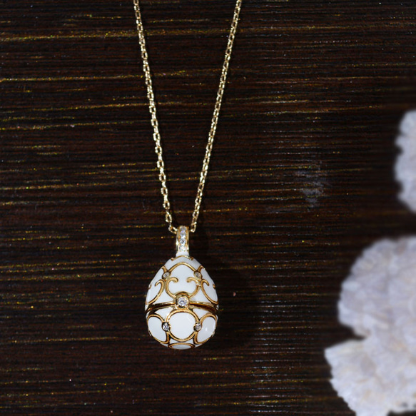 『秘める想い』 小さな宝箱のようなエッグペンダント　ネックレス　ゴールド　ネコポス送料無料 3枚目の画像