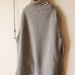 ボトルネックベスト（グレー起毛ニット） 4枚目の画像