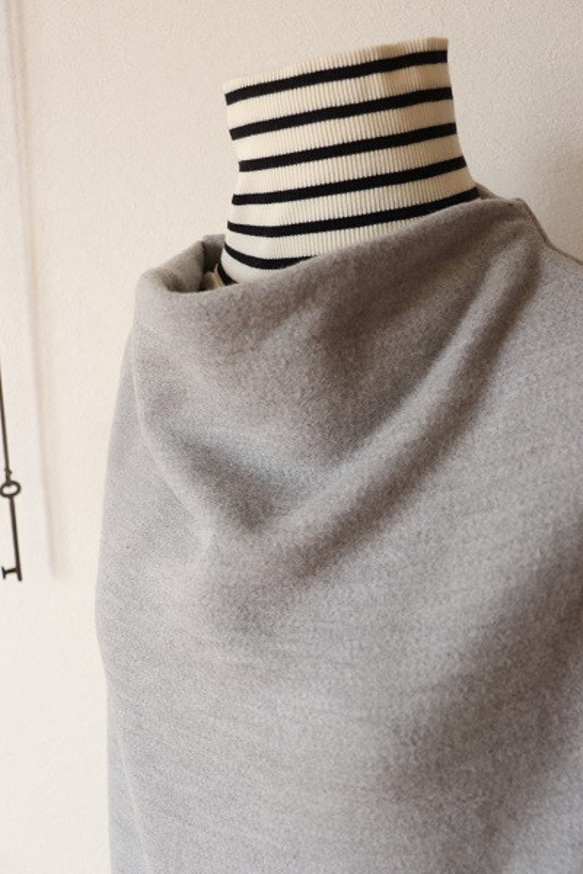 ボトルネックベスト（グレー起毛ニット） 7枚目の画像