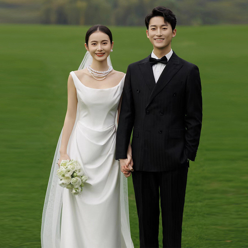 ノースリーブ 白 黒 サテン シンプル ウェディングドレス 韓国風 花嫁 结婚式 演奏会 二次会 前撮り HL213