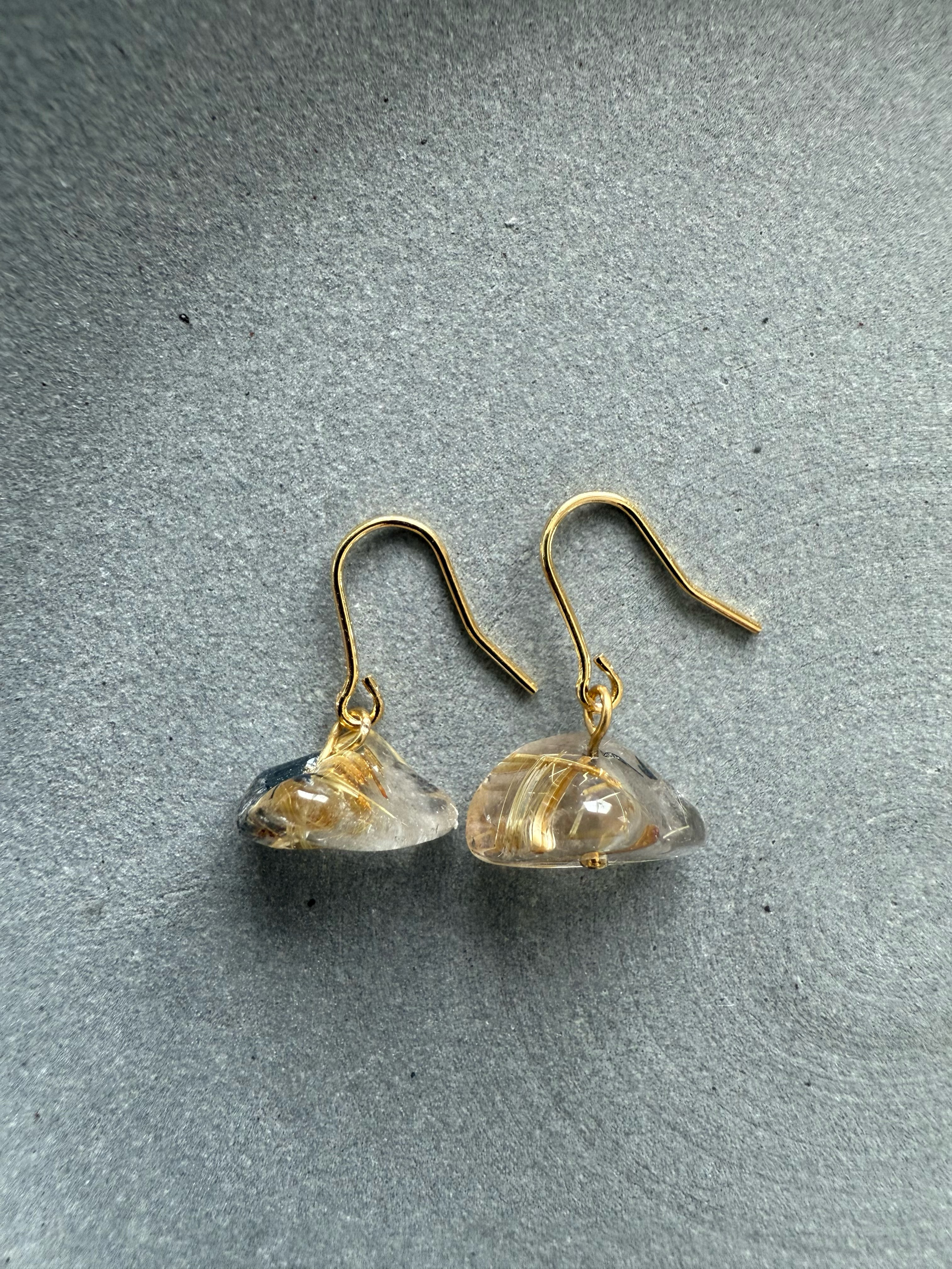 美しいゴールドルチルクォーツ♚ピアス/ノンホールピアス