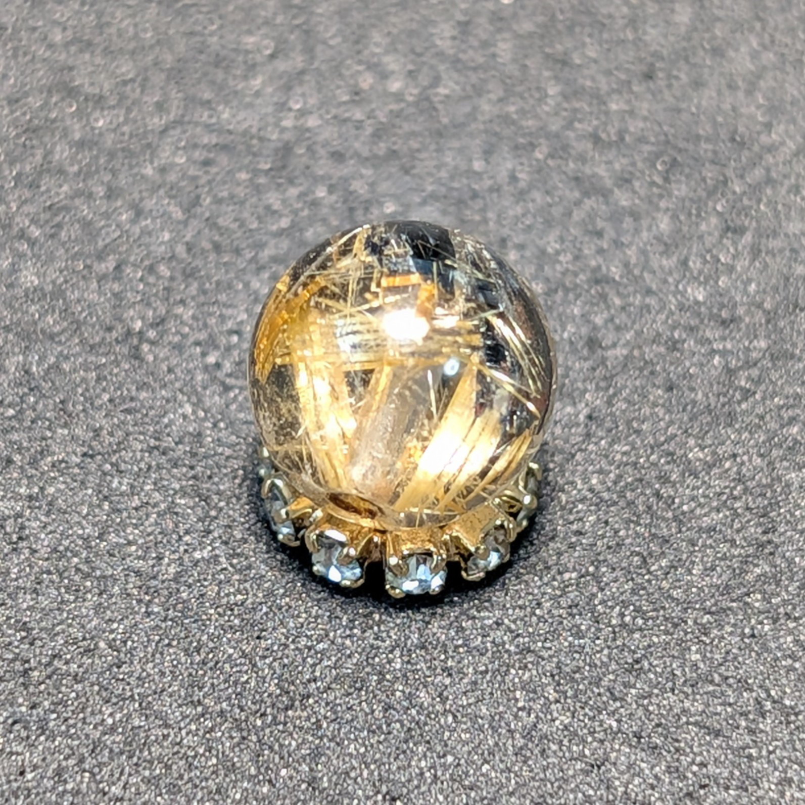 【ギラギラに輝く】太陽放射ルチル 8ミリ 粒売り 貫通穴あり 金針水晶 お守り効果 勝負運を上げたい人へおすすめのギフト