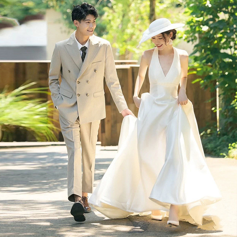 ノースリーブ 白 黒 Vネック サテン シンプル ウェディングドレス 韓国風 结婚式 演奏会 二次会 前撮り HL217