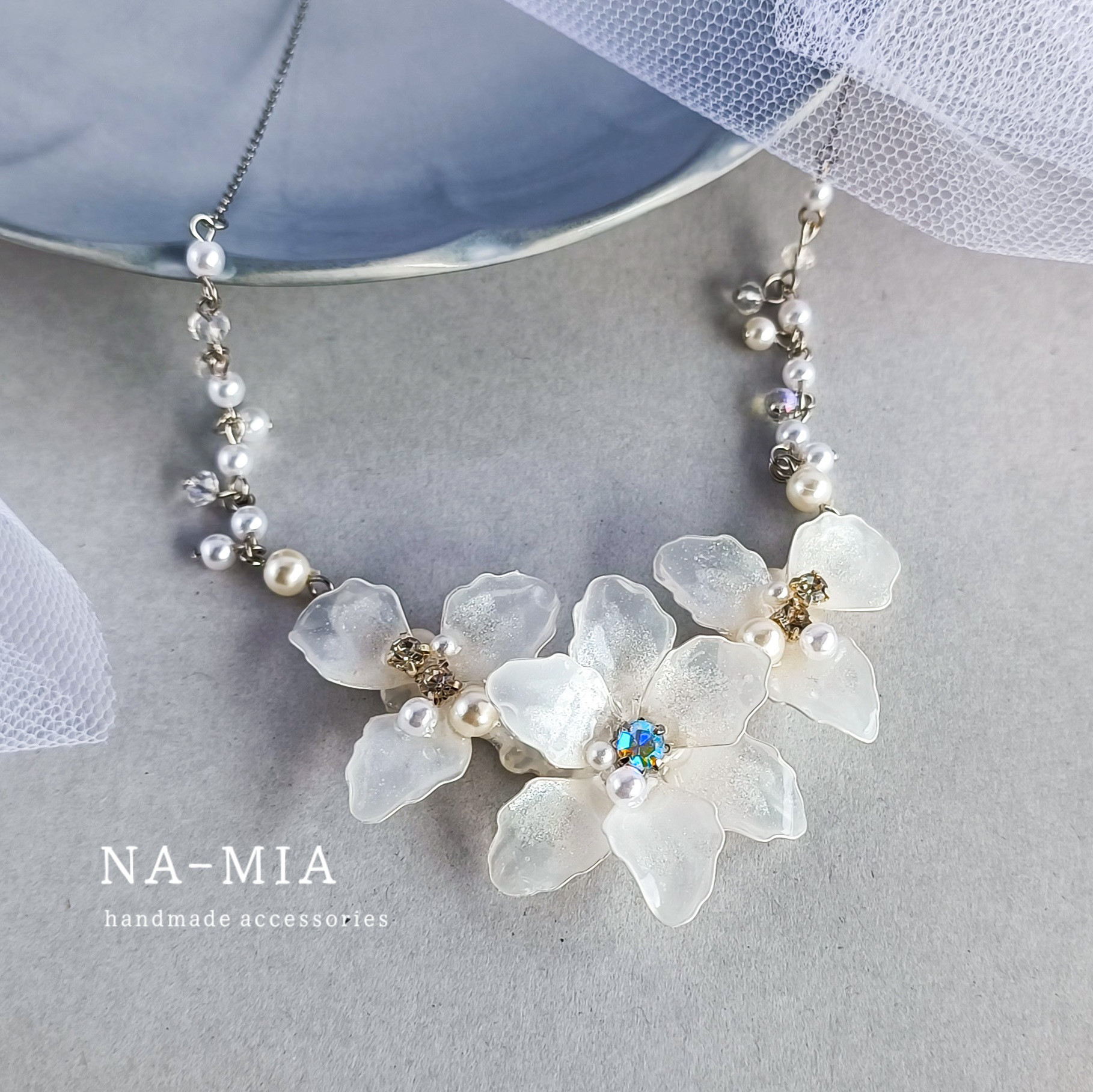 【モノトーンの花園】氷の花の舞 オーロラ　ブライダルアクセサリー パール　サージカルステンレス　※受注制作