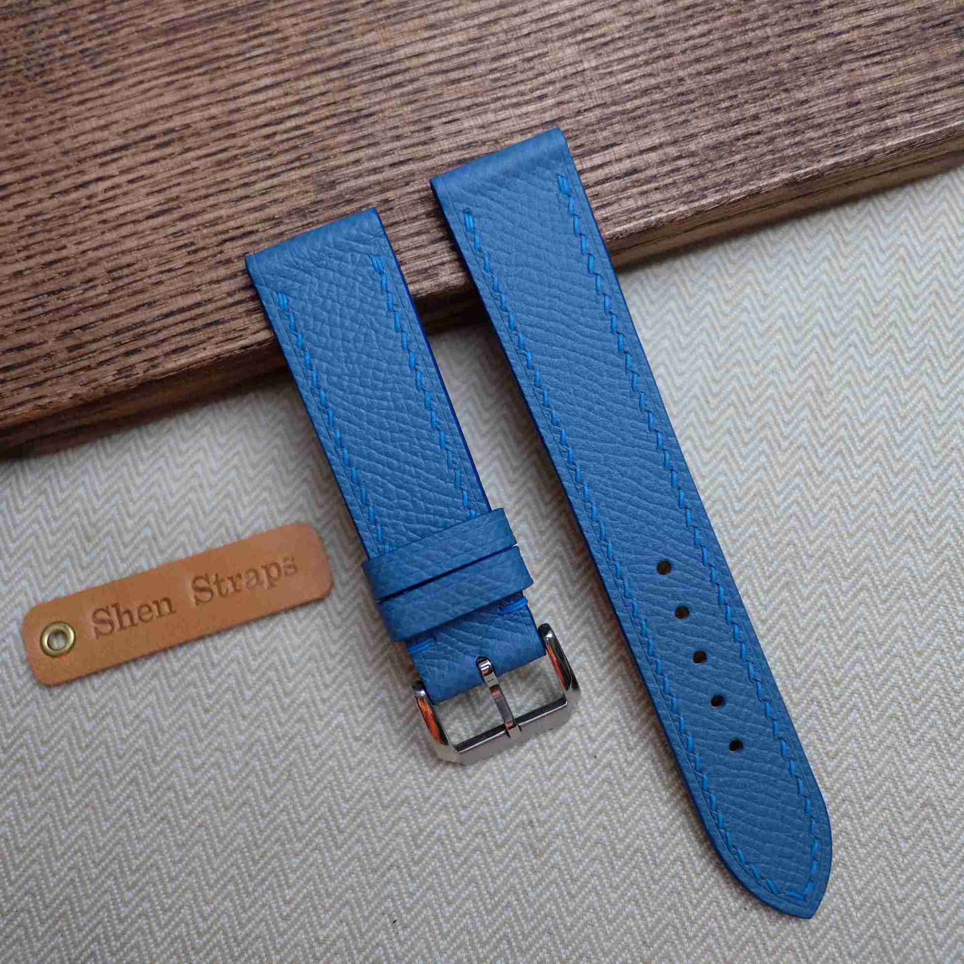 ブルーエプソンレザー・カスタム時計ベルト（14mm–24mm）– フランス産エプソンレザー使用・ハンドメイド