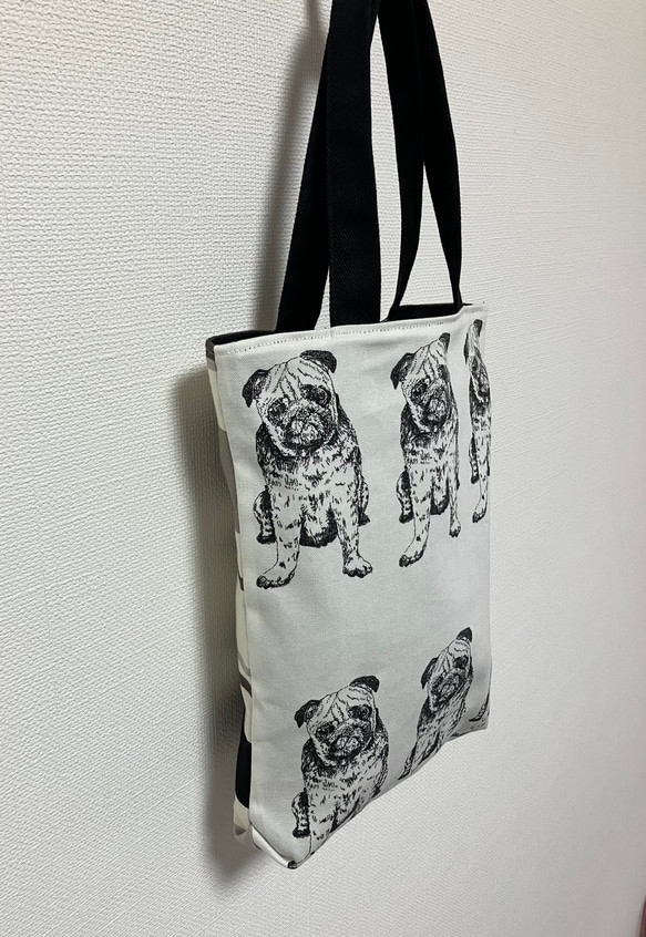 インパクト大❤️大きなわんちゃんの柄のパネル生地のトートバッグ　オシャレトート　お散歩バッグ 4枚目の画像