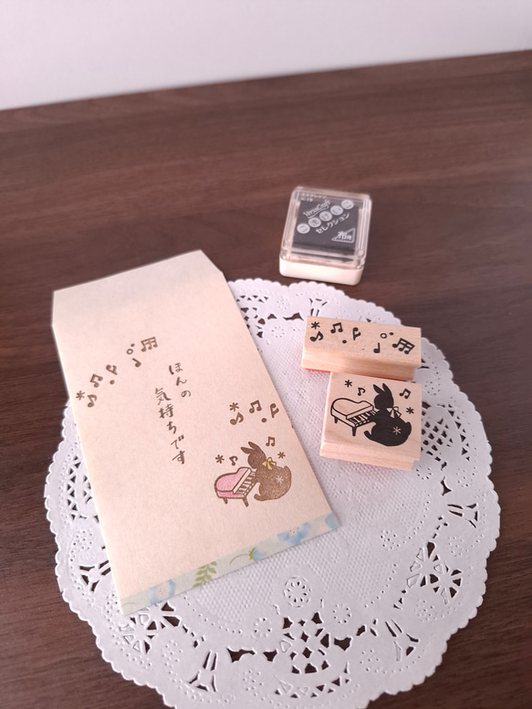 ピアノを弾くうさぎ　はんこ　ラバースタンプ　音楽　楽器　音符 4枚目の画像