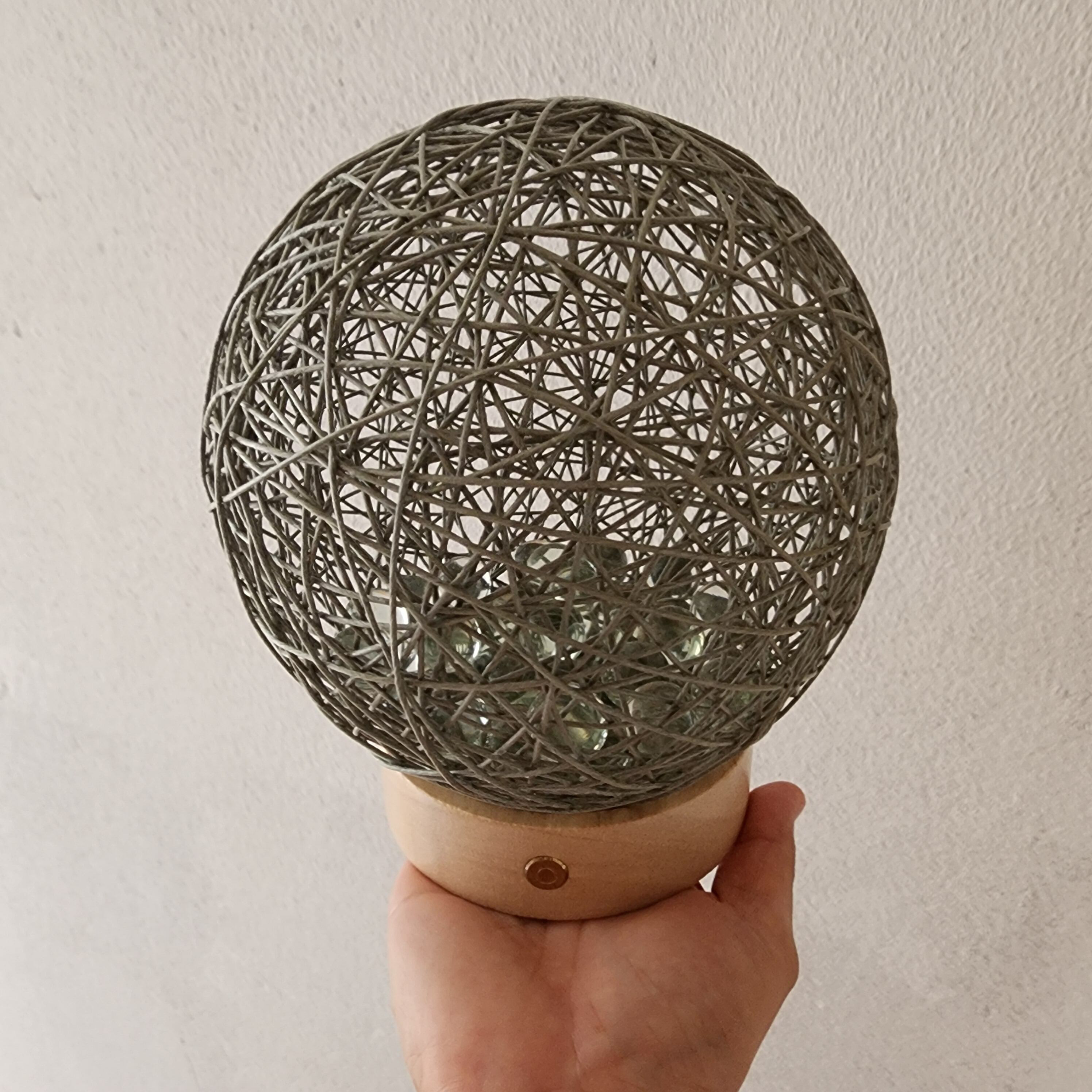 月籠（つきかご）和風 間接照明 月を編み、光を閉じ込める  紙バンドの小さな和ランプ 丸い灯りでやさしく照らす間接照明