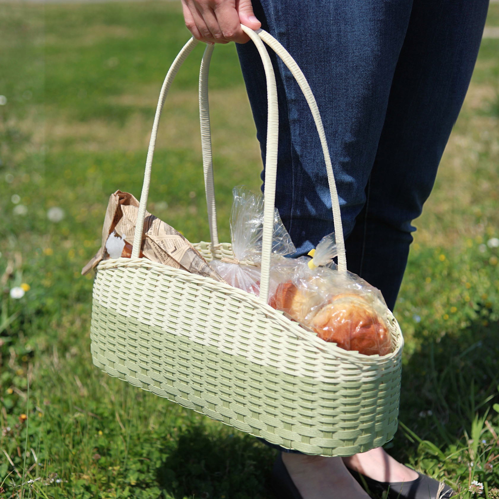 朝籠（あさかご）バゲットパンもすっぽり 手編みのかごバッグ　広めサイズ・軽やかな緑色・毎日のおともに