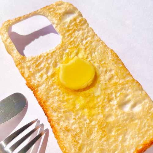 しっかり全面焼き ネコちゃんバターとトーストのスマホケース iPhone