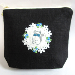 花咲く窓辺の猫ポーチ ブラックＣ 2枚目の画像