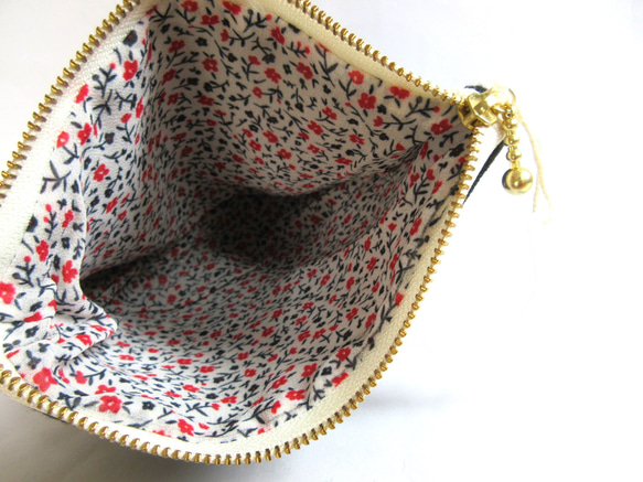 花咲く窓辺の猫ポーチ ブラックＣ 6枚目の画像