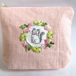 花咲く窓辺の猫ポーチ さくら色Ａ 2枚目の画像