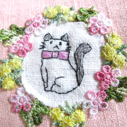 花咲く窓辺の猫ポーチ さくら色Ａ 3枚目の画像