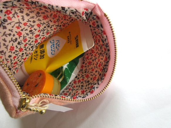 花咲く窓辺の猫ポーチ さくら色Ａ 10枚目の画像