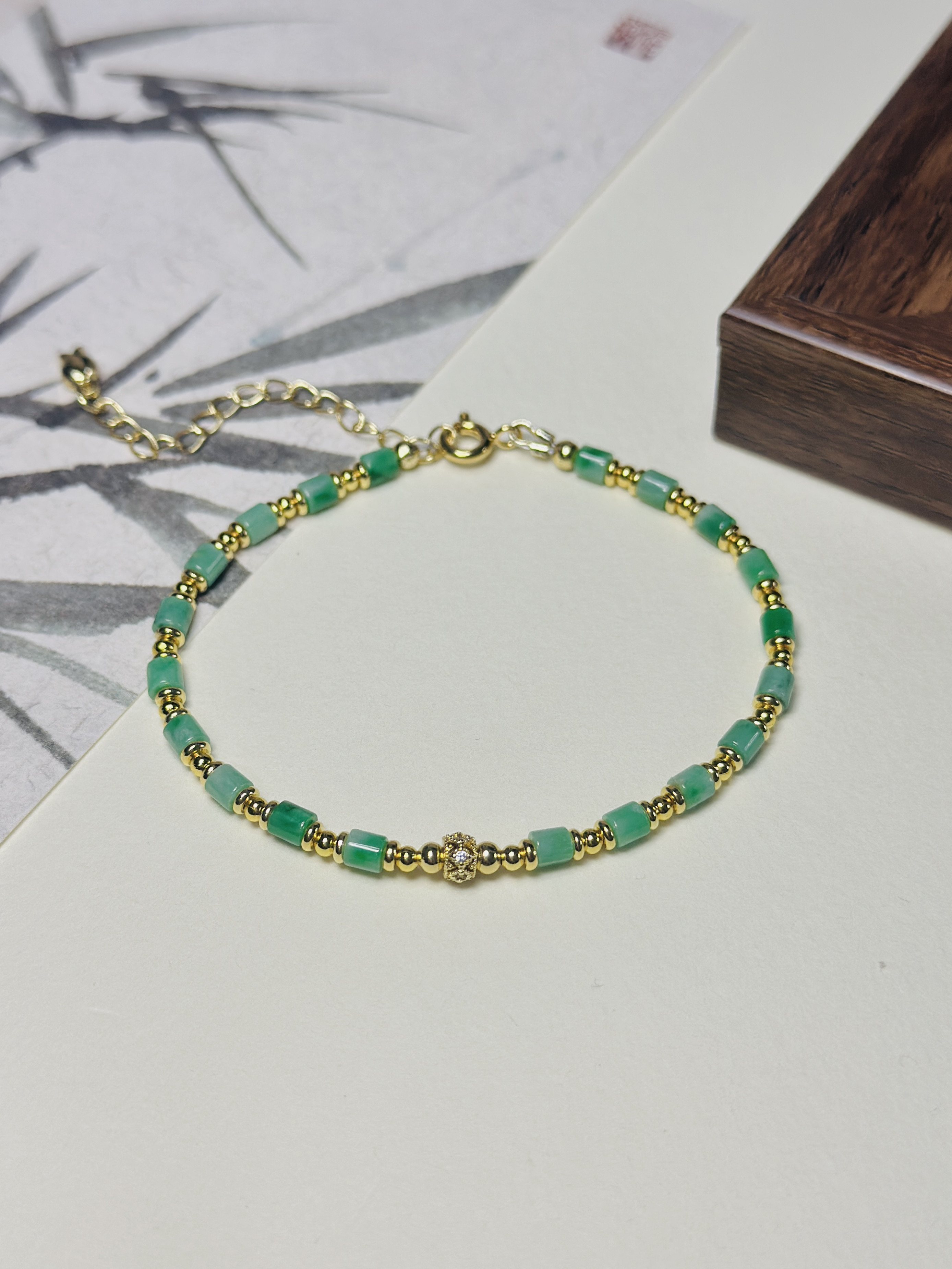 陽緑ヒスイ 繊細な光を纏うブレスレット ミャンマーA貨翡翠ジェイド ブレスレット 5,376円