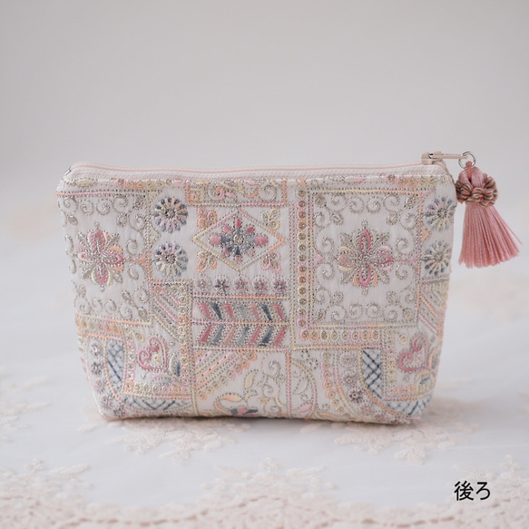 インド刺繍生地 ポーチ・ フラワーベージュ系（PK/GY）・ インド刺繍ファブリック 6枚目の画像