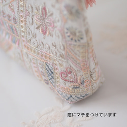 インド刺繍生地 ポーチ・ フラワーベージュ系（PK/GY）・ インド刺繍ファブリック 7枚目の画像