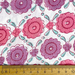 インド ブロックプリント生地 [50cm単位切売] サンガネリ フラワー ピンク&パープル 花 小花 SA IF0402 3枚目の画像