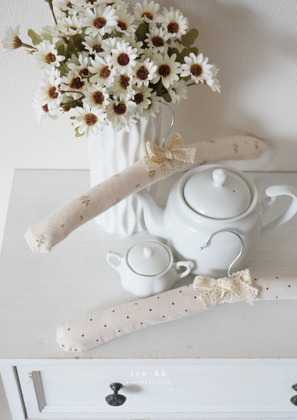 interior hanger  ハンガー  布ハンガー　アンティークハンガー　ファブリックハンガー　ハーフバースデー　 1枚目の画像