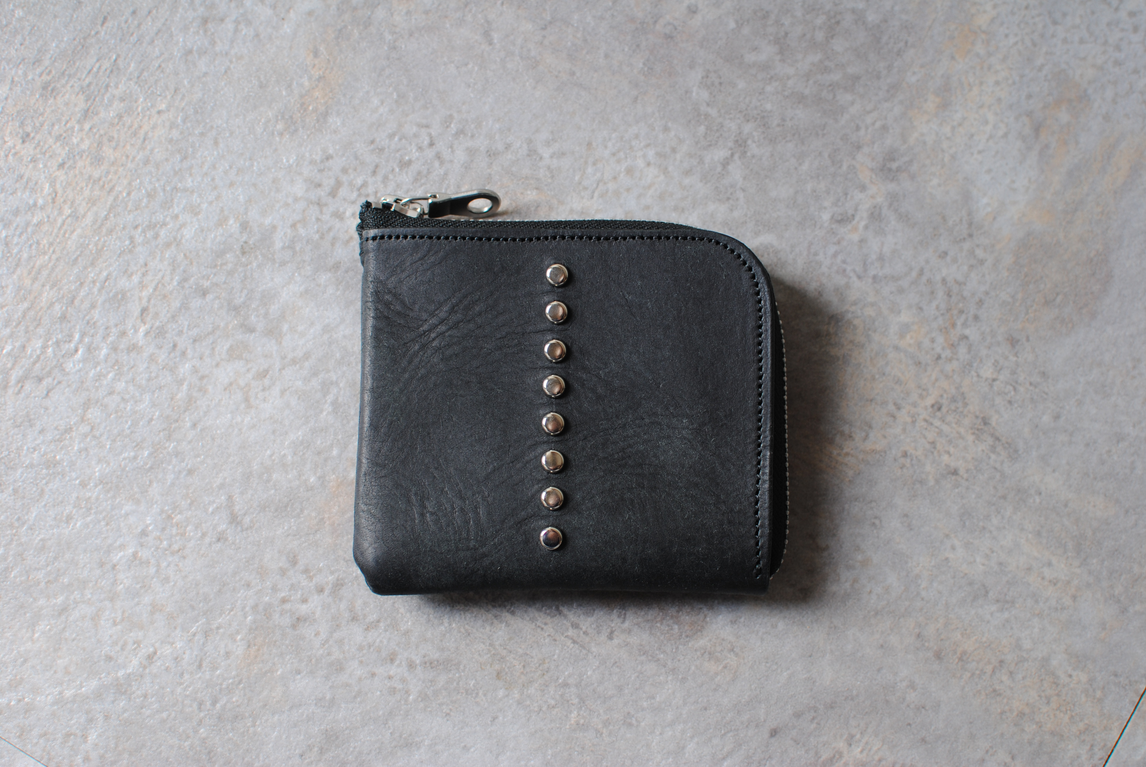 プエブロレザースタッズウォレット