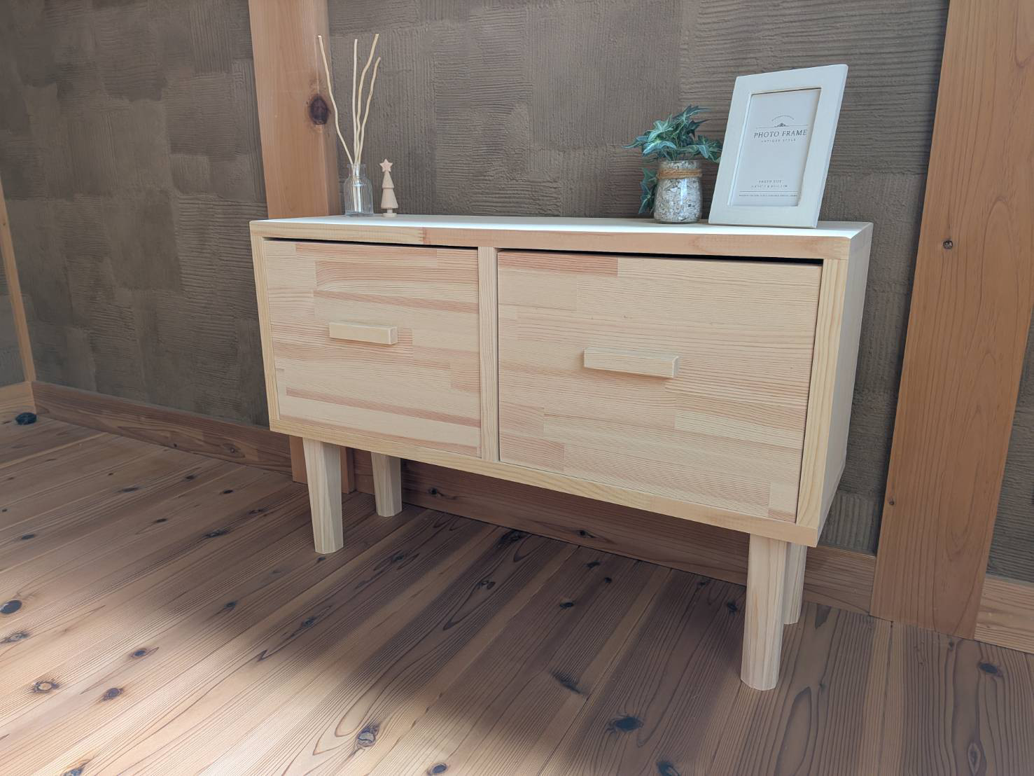 チェスト付　サイドテーブル　北欧風ナチュラル仕上げ　飾り棚　ナイトテーブル