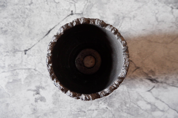 3.5号黒金彩裂紋鉢323　塊根植物　多肉植物　アガベ　盆栽　植木鉢　作家鉢　鉢皿　沖縄 5枚目の画像