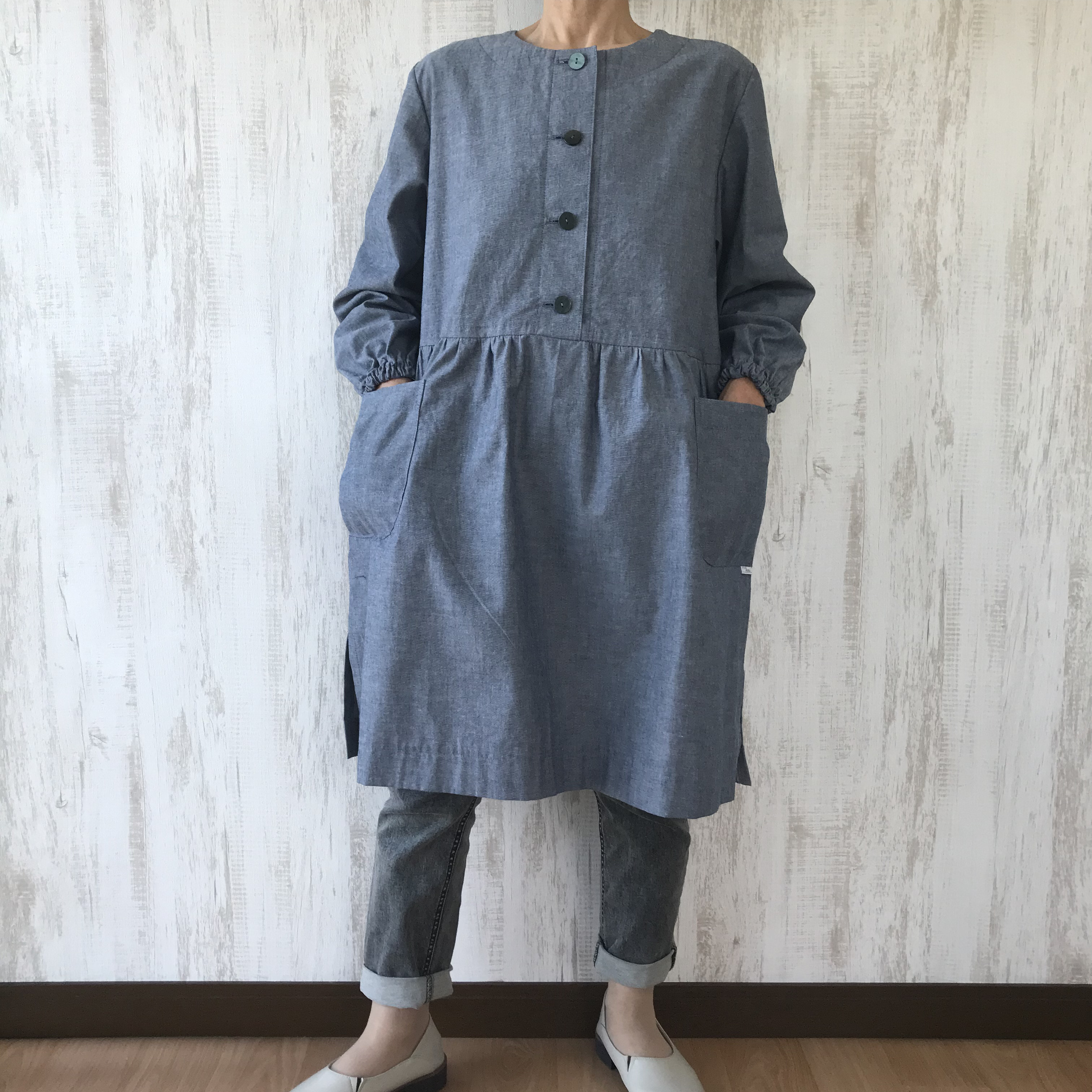 ダンガリー 地　前ボタン　後ろ身頃タック入り　ゆったり　チュニック　[ネイビー]