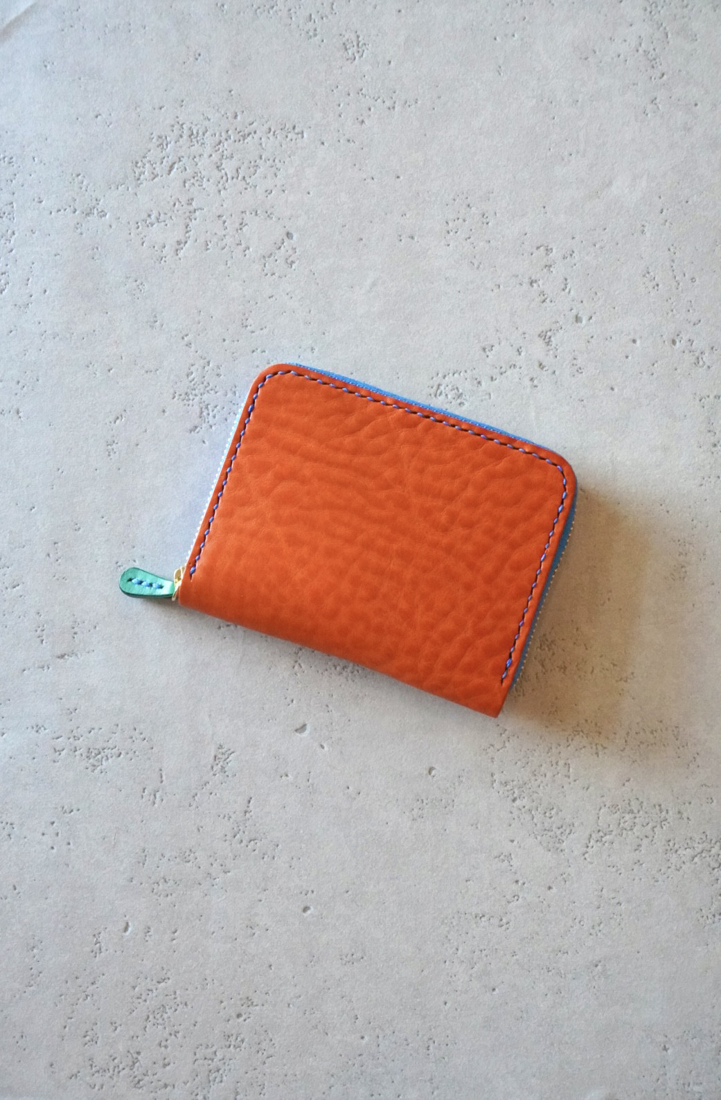 手のひらサイズラウンドファスナー財布 | オレンジレッド/イタリアンレザー|お札もカードもコインも一目で見える　お札を折