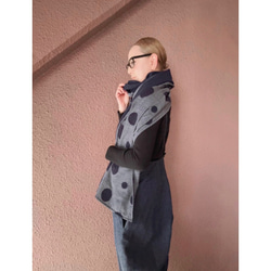 超輕盈❤️兩種顏色可選❤️柔軟羊毛❤️大號披肩❤️蓬鬆輕盈的厚實面料❤️隨機圓點❤️時尚配色 第9張的照片