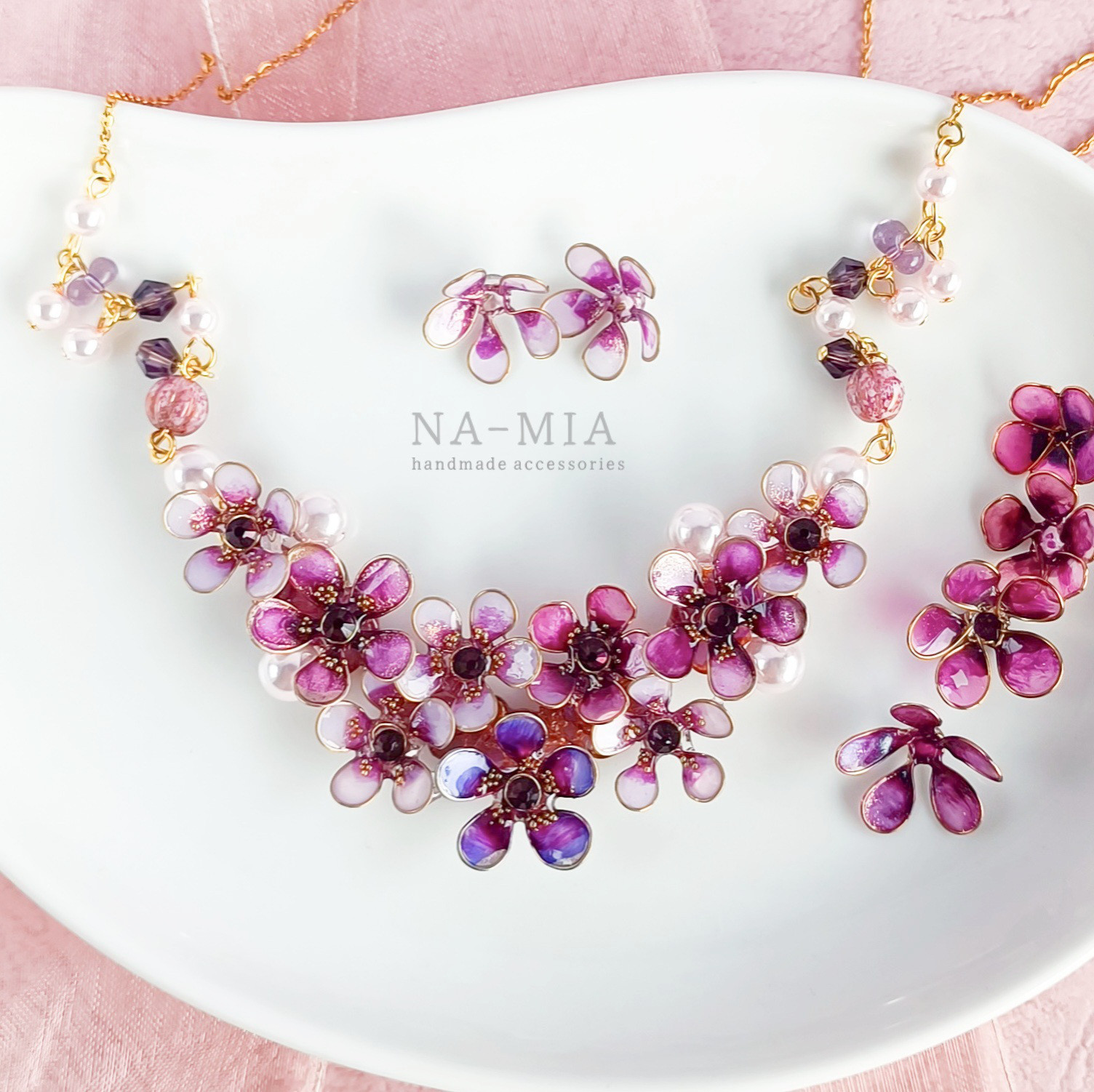 梅花尽くしのネックレス　春を象徴するレトロ可愛いお花　サージカルステンレス ※受注制作　na-mia