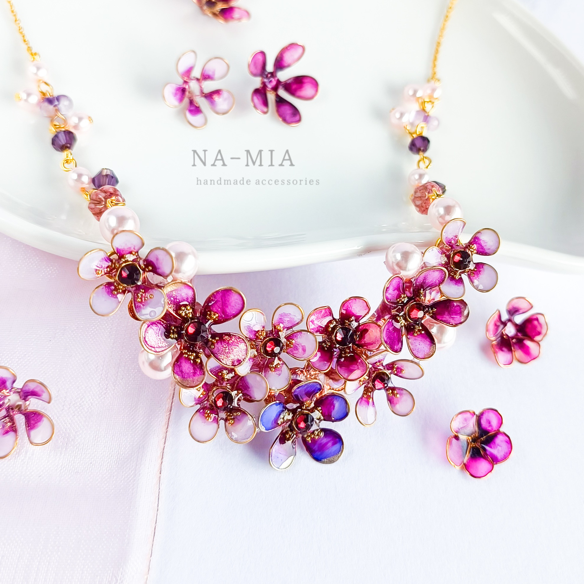 梅花尽くしのネックレス　春を象徴するレトロ可愛いお花　サージカルステンレス ※受注制作　na-mia