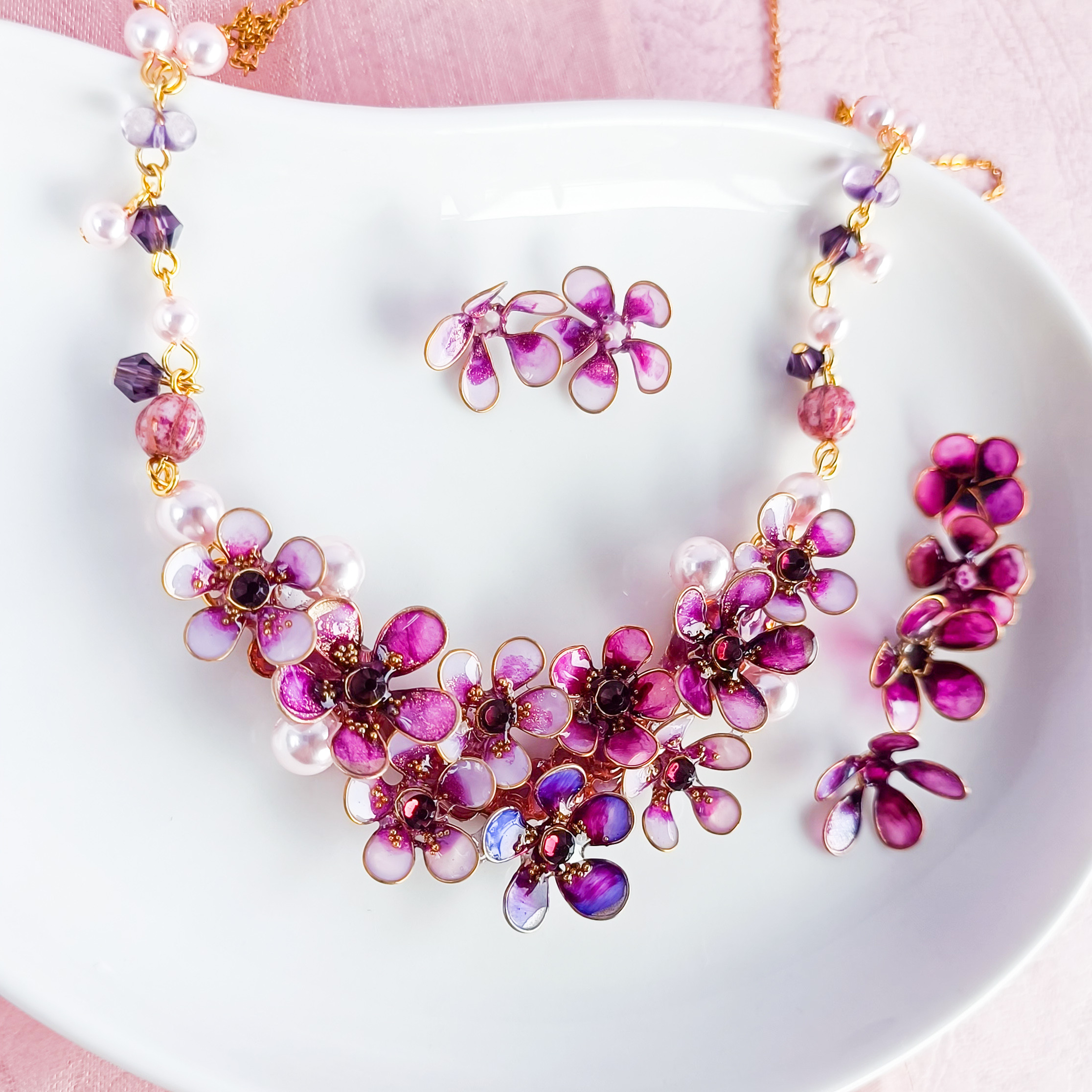 梅花尽くしのネックレス　春を象徴するレトロ可愛いお花　サージカルステンレス ※受注制作　na-mia