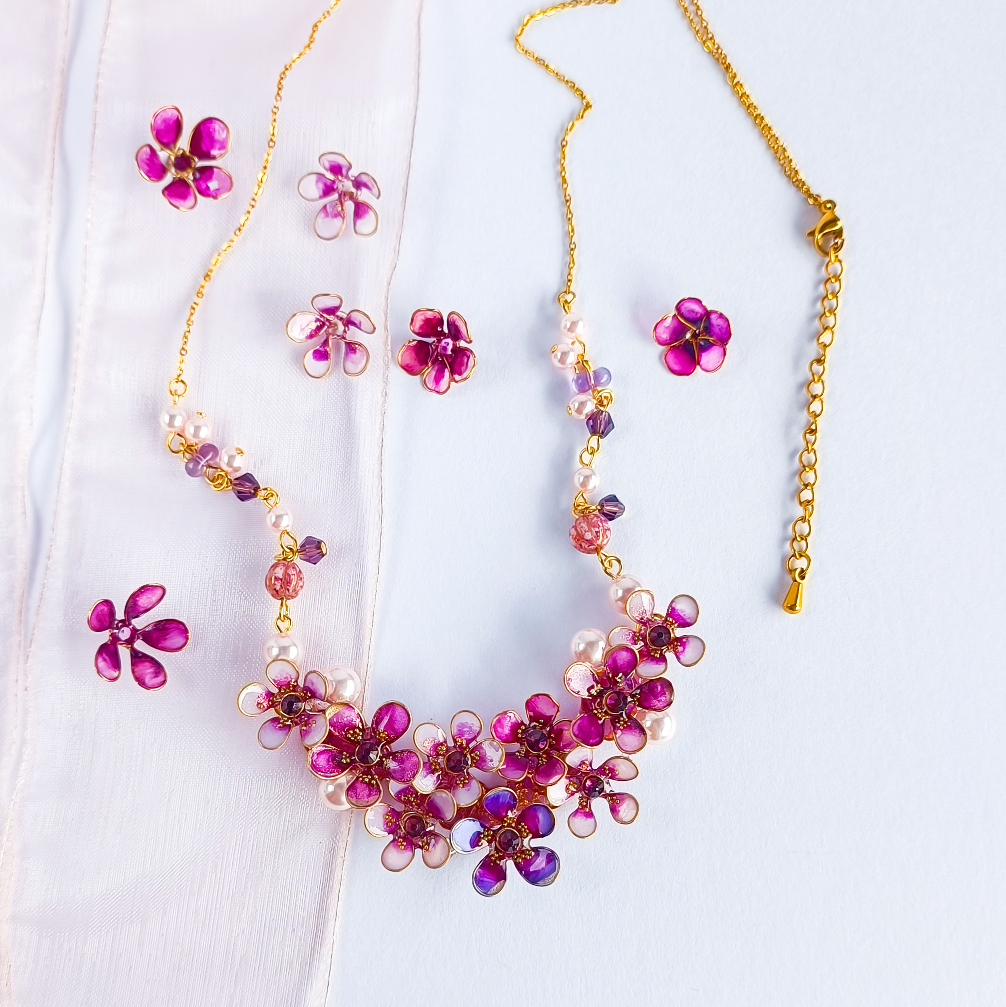 梅花尽くしのネックレス　春を象徴するレトロ可愛いお花　サージカルステンレス ※受注制作　na-mia