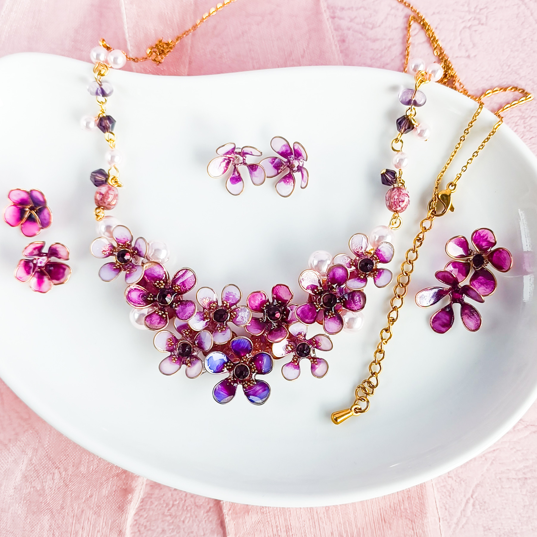 梅花尽くしのネックレス　春を象徴するレトロ可愛いお花　サージカルステンレス ※受注制作　na-mia