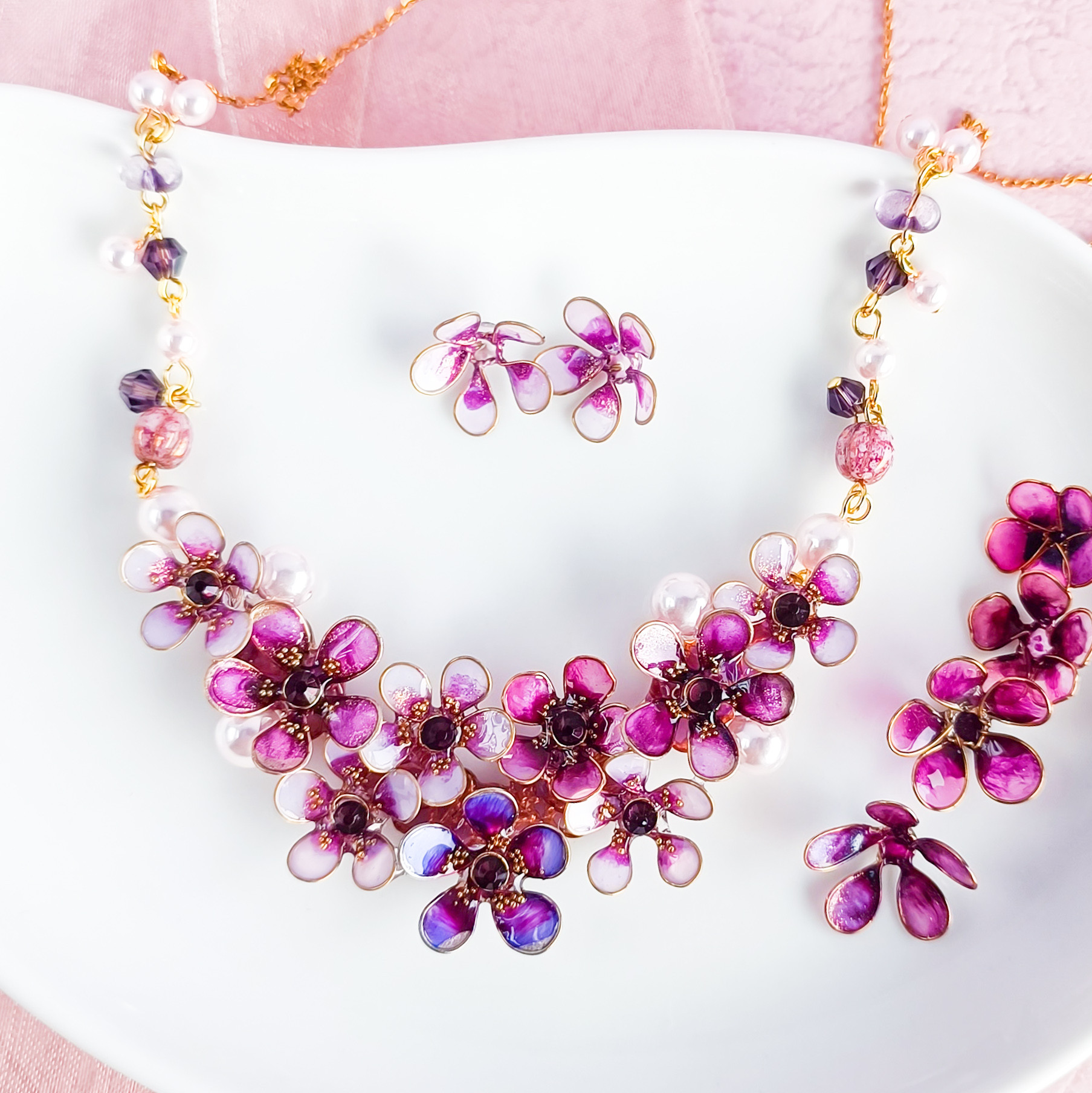 梅花尽くしのネックレス　春を象徴するレトロ可愛いお花　サージカルステンレス ※受注制作　na-mia