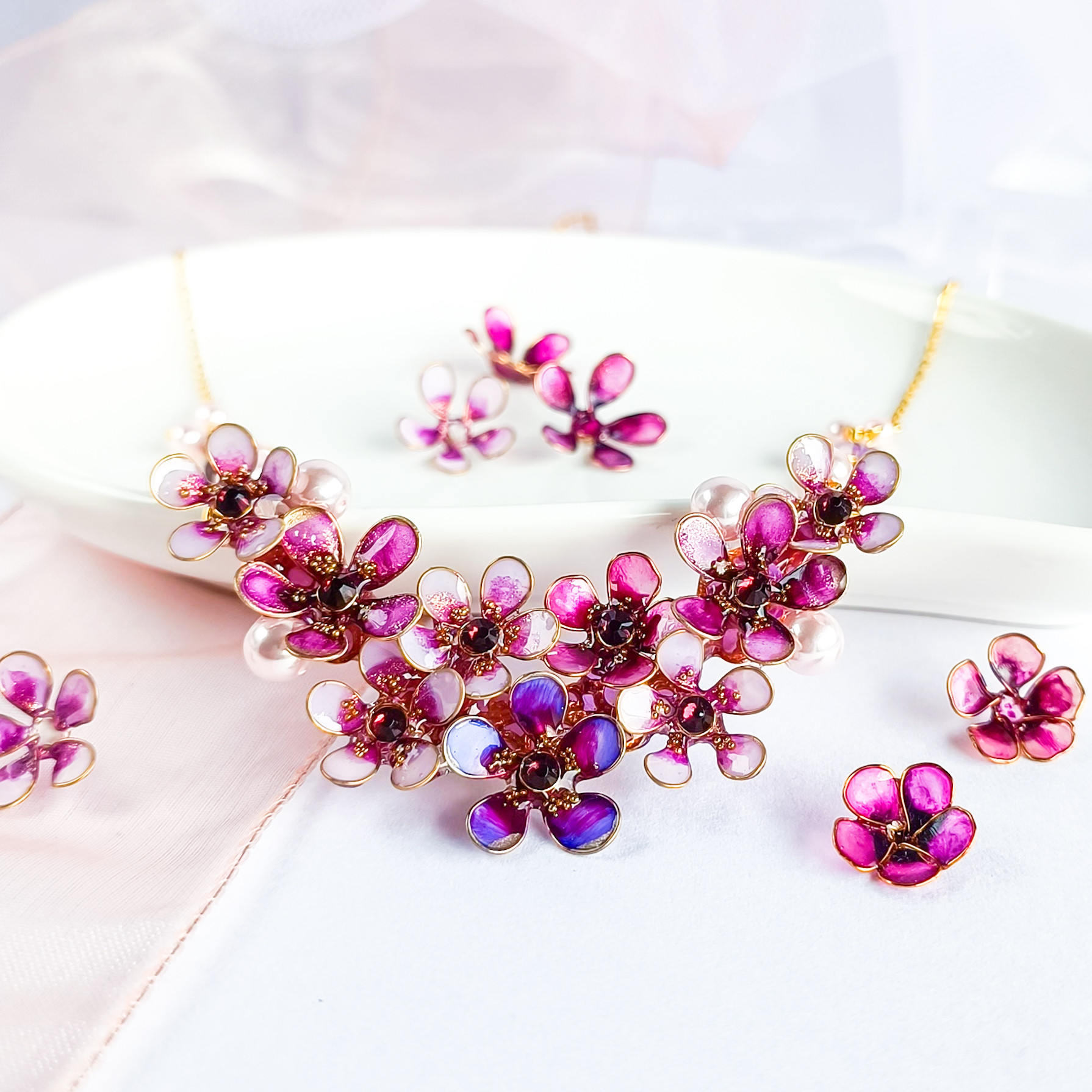 梅花尽くしのネックレス　春を象徴するレトロ可愛いお花　サージカルステンレス ※受注制作　na-mia