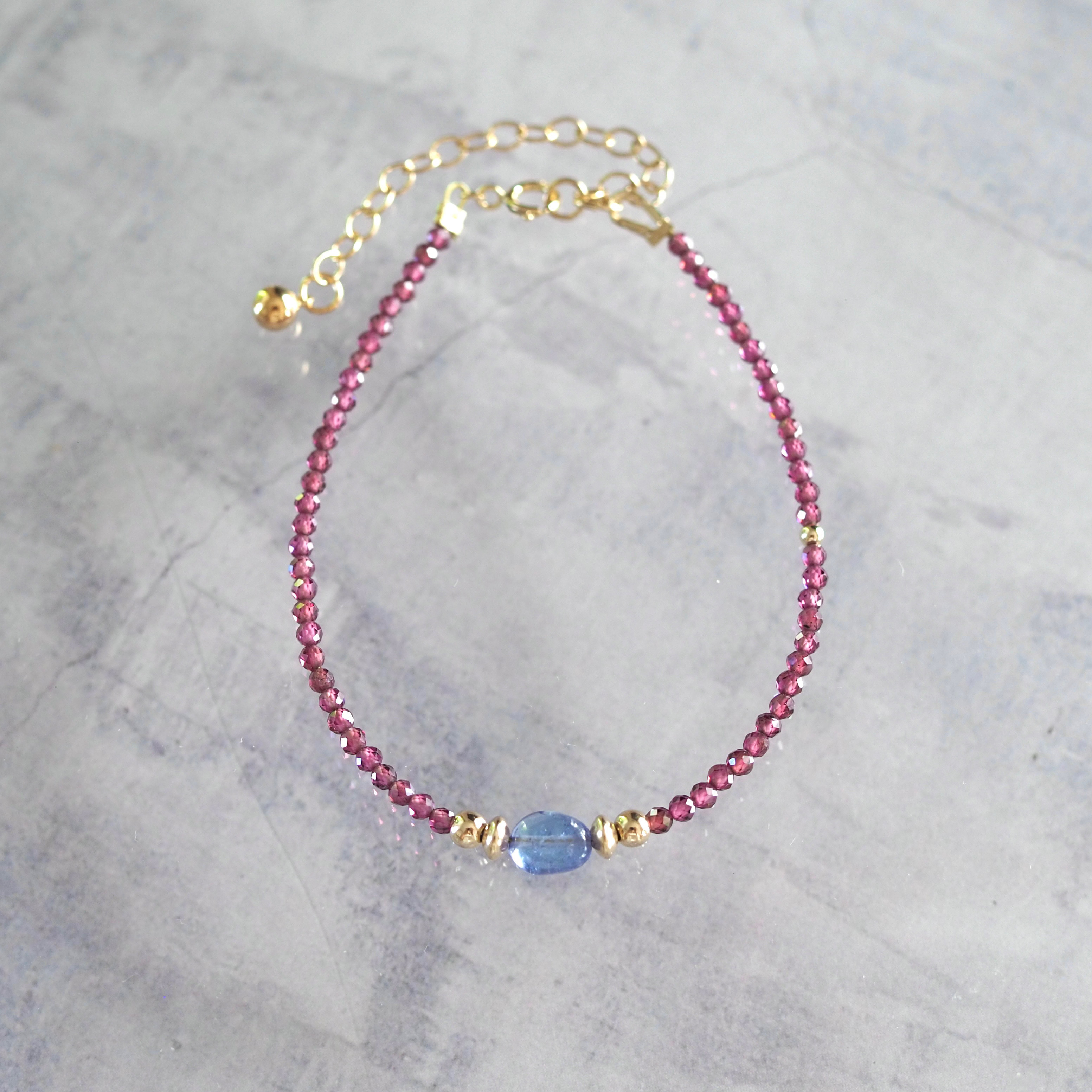 《期間限定20%off》 God bless U: タンザナイト+ガーネットのブレスレット(14kgf)一点もの