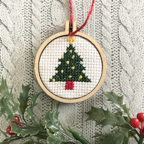 4点セット クロスステッチで作る刺繍のオーナメント 『刺繍の