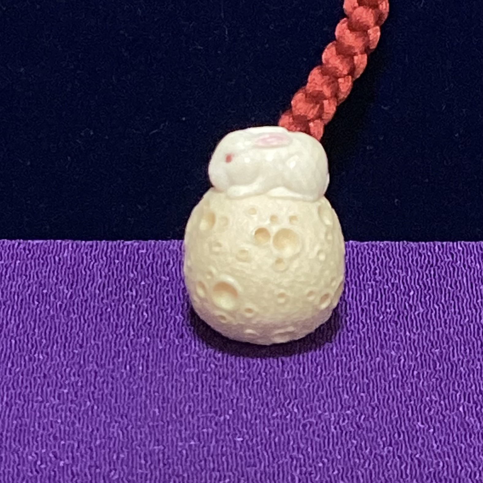 ☆本象牙根付　月うさぎ　※※Y-62