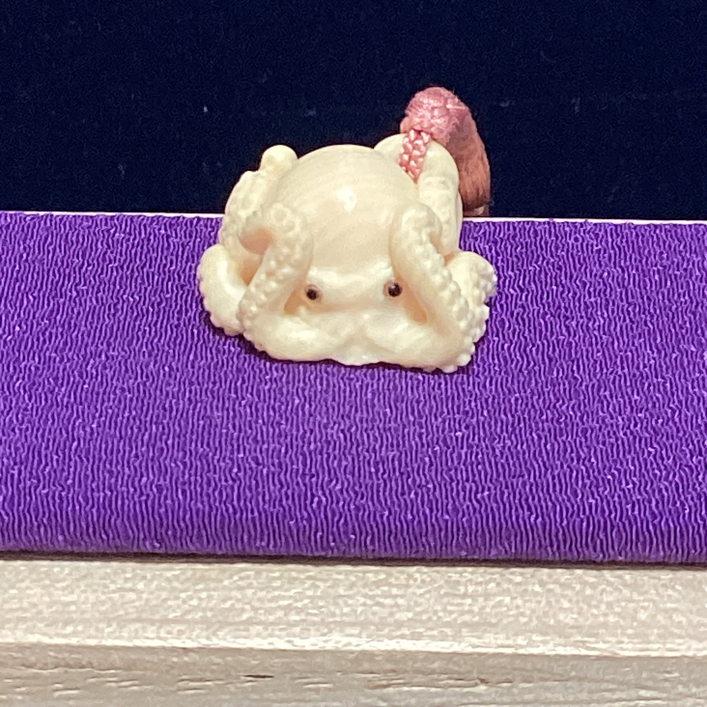 ☆本象牙根付　たこ　※※Y-63