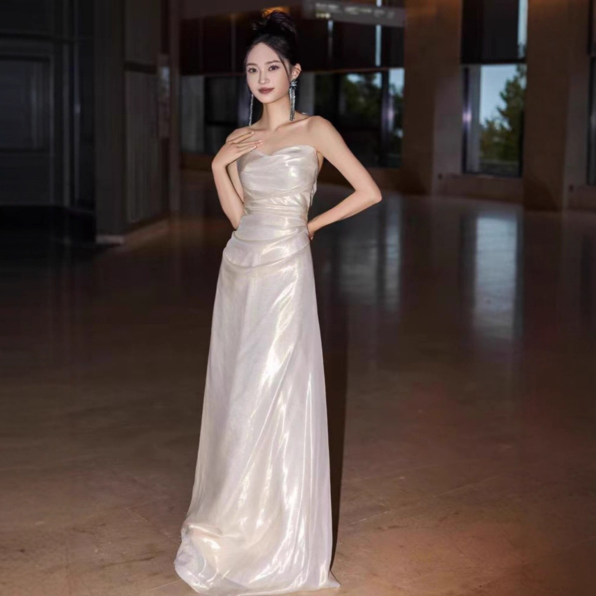 ノースリーブ シルバー パーティードレス シンプル エレガント 韓国風 パーティー 演奏会 二次会 前撮り HL259