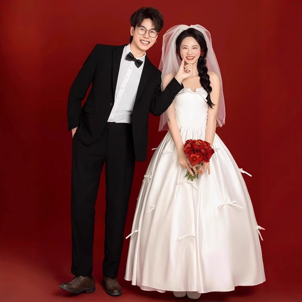 白黒 サテン リボン ウェディングドレス シンプル 韓国風 結婚式 花嫁 パーティー 演奏会 二次会 前撮り HL265