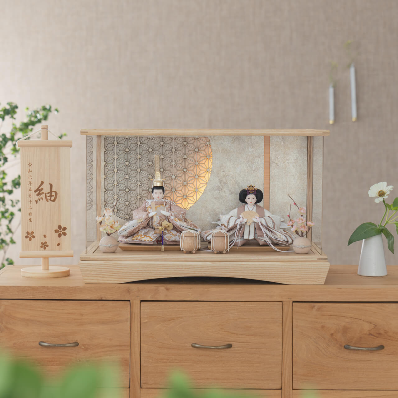 ことのひな人形｜ほのか｜円ケース｜LED円麻の葉銀N（3f-0114）｜コンパクトな雛人形｜ひな祭り｜雛人形