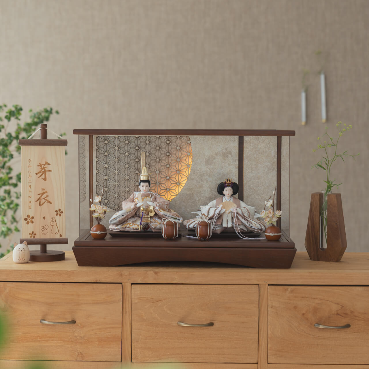 ことのひな人形｜ほのか｜円ケース｜LED円麻の葉銀B（3f-0115）｜コンパクトな雛人形｜ひな祭り｜雛人形